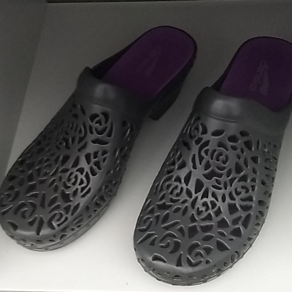 Dansco Pippa Clogs